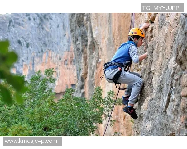 成都攀岩队的整体压制揭秘与攀岩深度的探索之旅 成都攀岩队的整体压制揭秘与攀岩深度的探索之旅