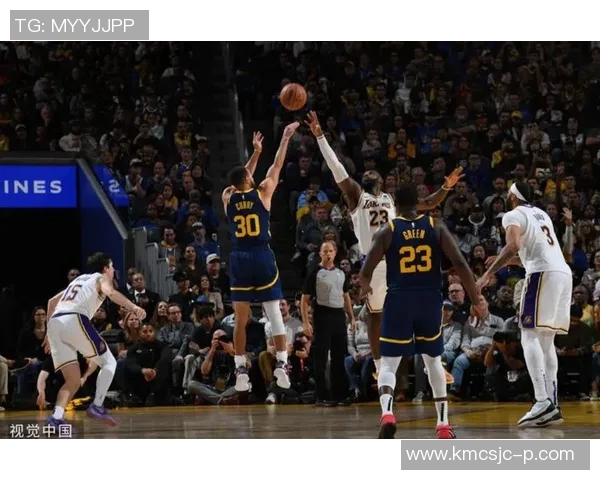 勇士与尼克斯精彩对决录像回放分析及精彩瞬间集锦