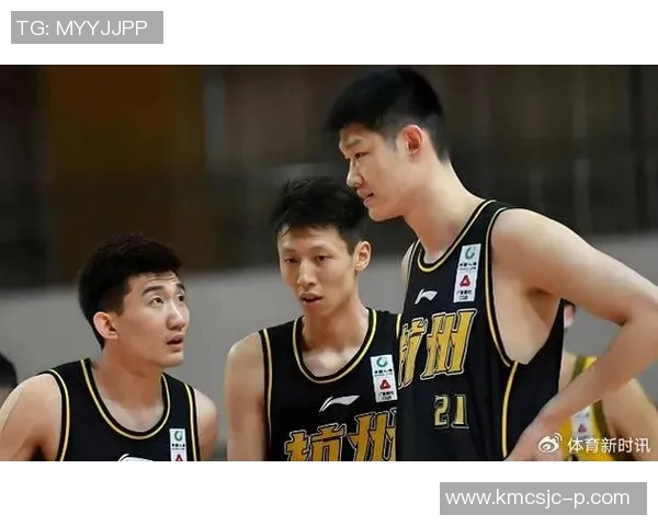 孙铭徽：从青涩少年到篮球场上的闪耀明星之路