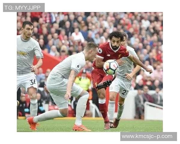 天主大学与瓜亚基尔的激烈对决揭示足球战术与团队精神的较量 天主大学与瓜亚基尔的激烈对决揭示足球战术与团队精神的较量